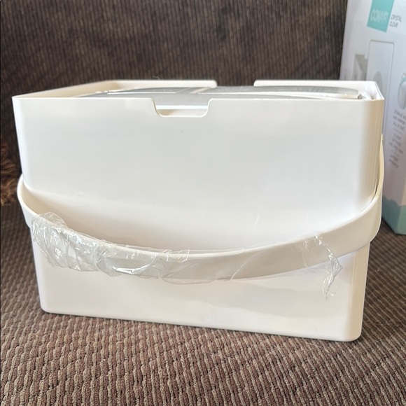 Conair LED-Lighted Storage Mirror - Picture 4 of 14